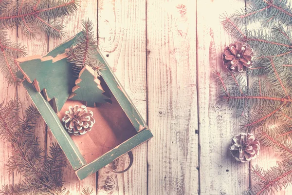 Παλιό Κουτί Vintage Χριστουγεννιάτικα Χειροποίητα Παιχνίδια Μαραμένο Ξύλινο Φόντο Πάνω — Φωτογραφία Αρχείου