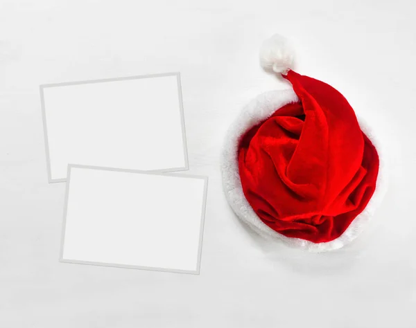 Sombrero Santa Claus Rojo Brillante Con Marcos Papel Para Texto —  Fotos de Stock