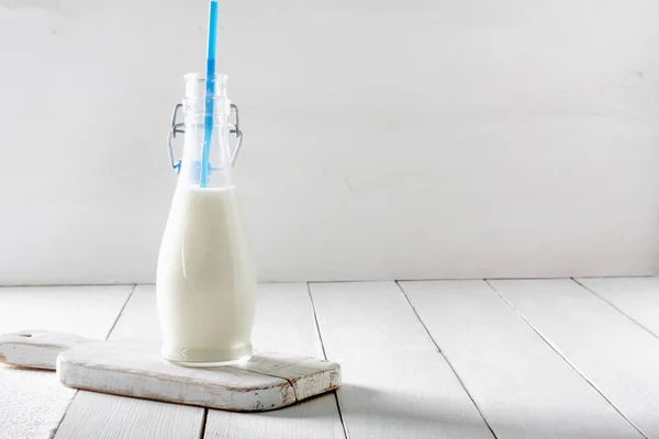 Old Vintage Style Bottles Fresh Milk Grunge White Wooden Table — Stock Photo, Image