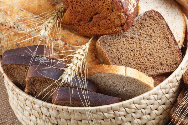 Bread Rye Wheat Flour Rough Grinding Wicker Basket Wooden Table — Stock Photo, Image