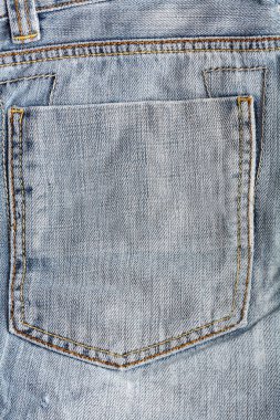 Mavi jeans arka cebimde. güzel rahat tarzı