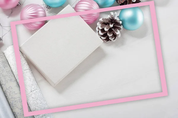 Palline Natale Rosa Blu Con Confezione Regalo Carta Regalo Vecchio — Foto Stock