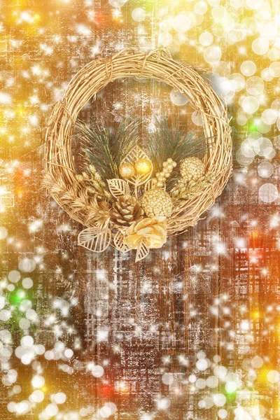 Weihnachtsgoldener Kranz Auf Altem Abstrakten Hintergrund Mit Neonlicht Und Bokeh — Stockfoto