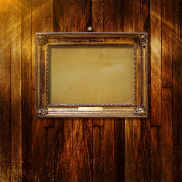 Oude Vintage Gouden Sierlijke Frame Voor Foto Grunge Houten Muur — Stockfoto