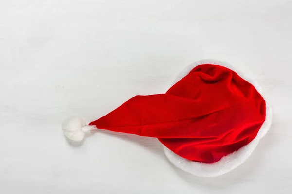 Sombrero Santa Claus Rojo Brillante Sobre Fondo Madera Objetos Grupo —  Fotos de Stock