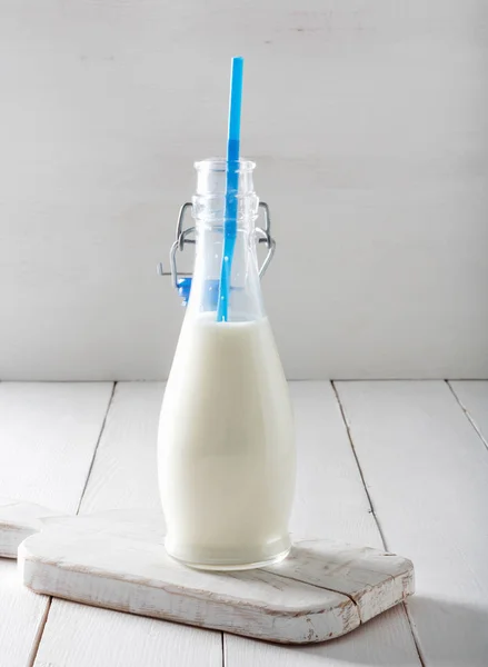 Old Vintage Style Bottles Fresh Milk Grunge White Wooden Table — Stock Photo, Image