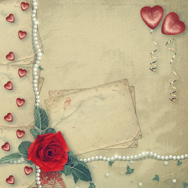 Biglietto Vacanza Con Perle Bouquet Belle Rose Rosse Sfondo Carta — Foto Stock