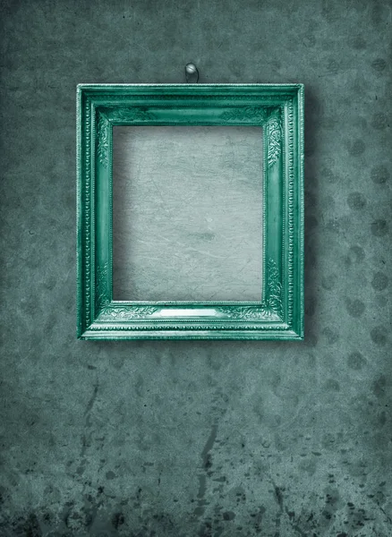 Cornice Vittoriana Legno Vintage Argento Esposizione Museale Vecchio Muro Verde — Foto Stock