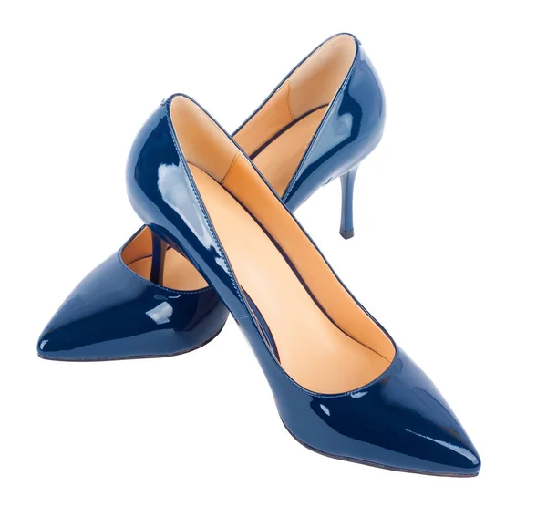 美しいブルーの白い背景に分離された古典的な女性靴 — ストック写真