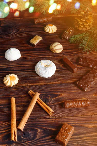 Set Von Leckeren Plätzchen Pralinen Keksen Auf Dem Holztisch — Stockfoto