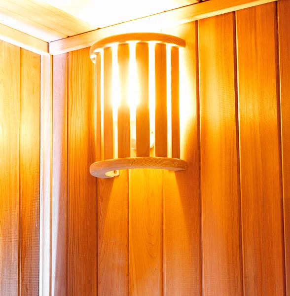 Tradiční Finská Sauna Dřevěnou Pro Odpočinek Lampou — Stock fotografie