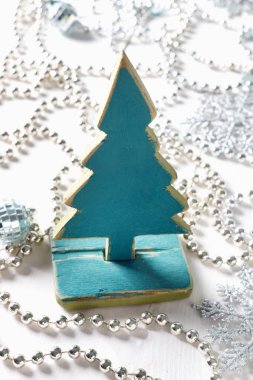 Boncuk ve kar tanesi ile eski vintage Noel ağacı el yapımı oyuncaklar