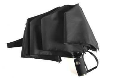 Kauçuksaplı beyaz üzerine izole edilmiş renkli açılmaz rüzgar geçirmez şemsiyeler