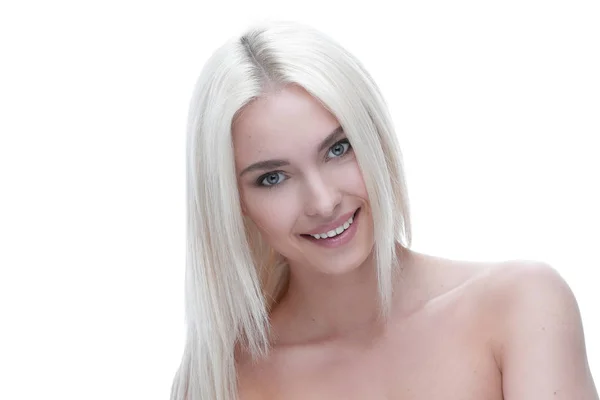 Gesicht einer gepflegten modernen jungen Frau mit ordentlichem Make-up — Stockfoto