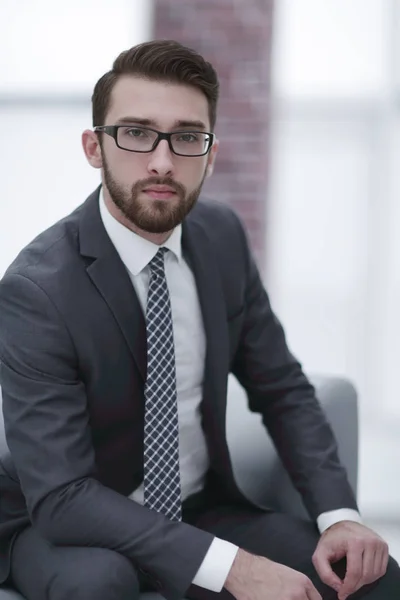Portret van een aantrekkelijke zakenman dragen van een bril — Stockfoto