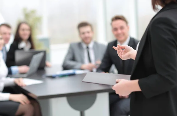 Retrato del equipo empresarial exitoso en el lugar de trabajo — Foto de Stock