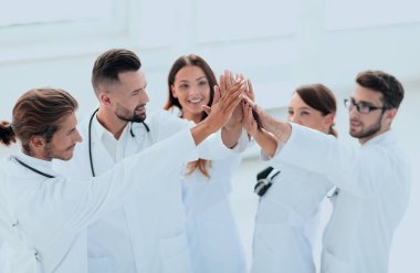 Birbirimizi bir beşlik veren doktor grup.