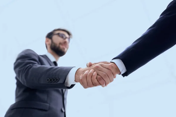 ビジネスにおける成功コンセプト – パートナーの握手 — ストック写真