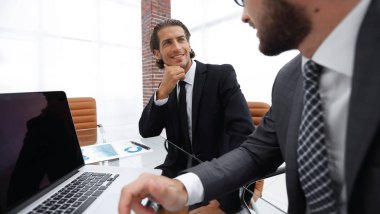 konuşurken closeup.business Ortaklar