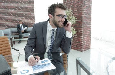 bir istemci için smartphone üzerinde söz avukat