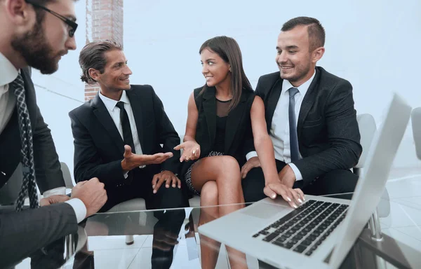 Closeup.Business team innehar en diskussion — Stockfoto