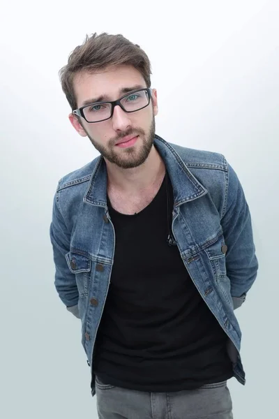 Retrato de un joven moderno en gafas —  Fotos de Stock