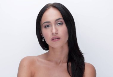 güzel kız yüz portre uzun saç stili ile yakından.