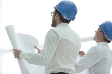 arka view.architect ve boş ekrana bakarak Oluşturucu