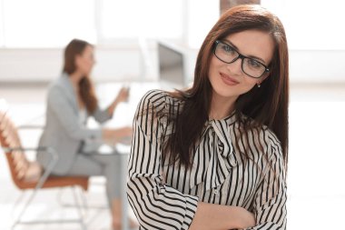 çekici kadın ofis arka plan üzerinde