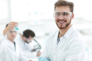 closeup.successful bilim adamı hafif bir arka plan üzerinde