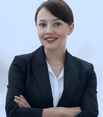 ofis arka plan üzerinde başarılı genç iş kadını.