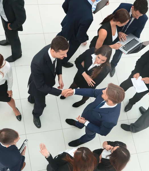 Handshake business partners before the start of the business mee — Stock Photo, Image