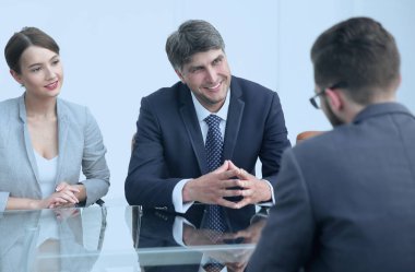 Avukatlar sözleşme tartışmak