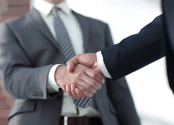 Business men giving a handshake. Business concept — Stock Photo, Image