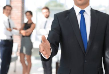 başarılı bir işadamı yardım eder