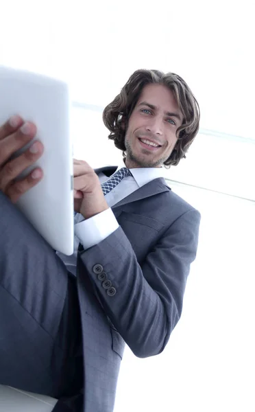 Closeup .businessman werken op digitale tablet — Stockfoto