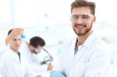 closeup.successful bilim adamı hafif bir arka plan üzerinde