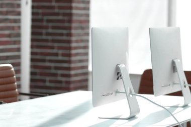 Modern bir ofiste masa