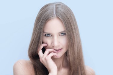 uzun saçlı genç modern kız portresi