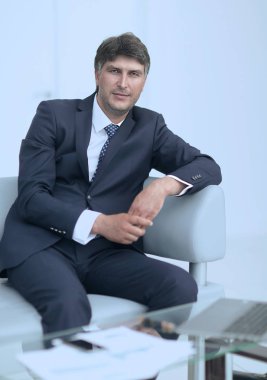 Modern geniş Office başarılı iş adamı