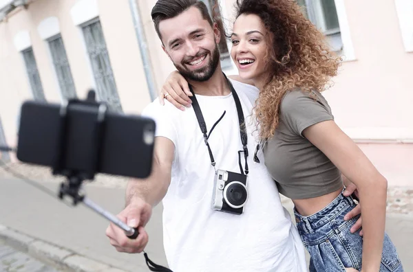 Mutlu seyahat çift selfie, romantik ruh hali yapma.