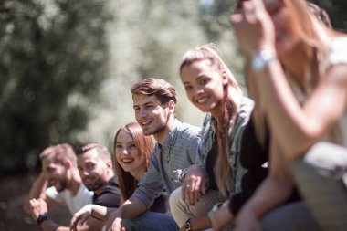 bir grup başarılı genç insan