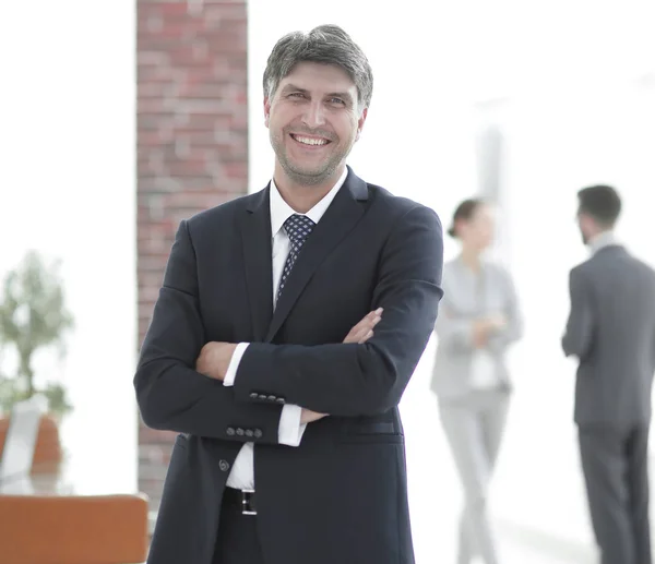 Retrato de um empresário confiante sorridente — Fotografia de Stock