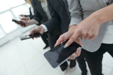 akıllı telefonlar ile çalışan closeup.a grubu