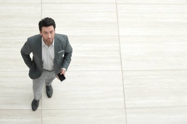 kameraya bakarak smartphone ile en iyi view.businessman