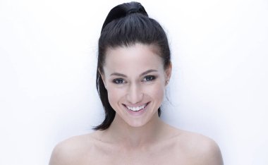 genç kadının günlük makyaj ile yakın çekim yüz.