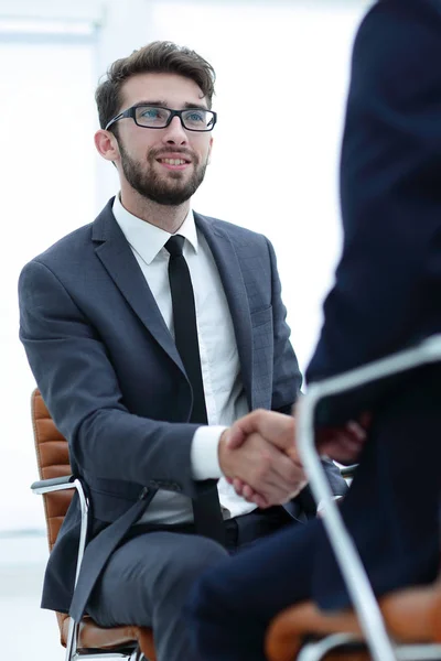 Erfolgreiche Treffen von Geschäftsleuten im Büro — Stockfoto