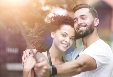 Mutlu seyahat çift selfie, romantik ruh hali yapma.