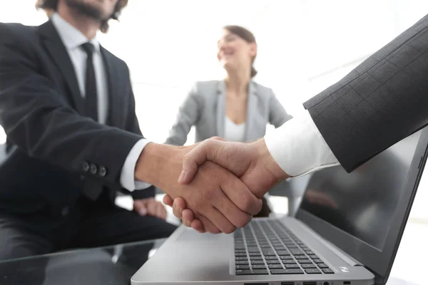 Closeup.Handshake finansiella partner jag — Stockfoto