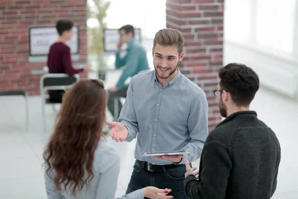 Teammöte på kreativt kontor. — Stockfoto